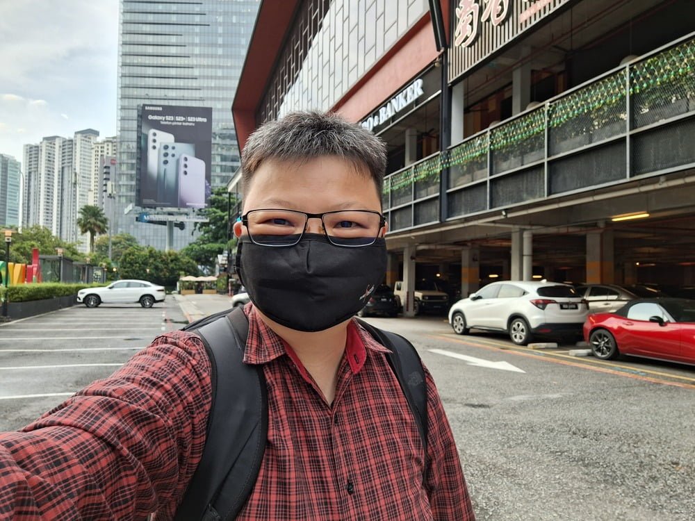 Ultra Wide Selfie Camera - Day