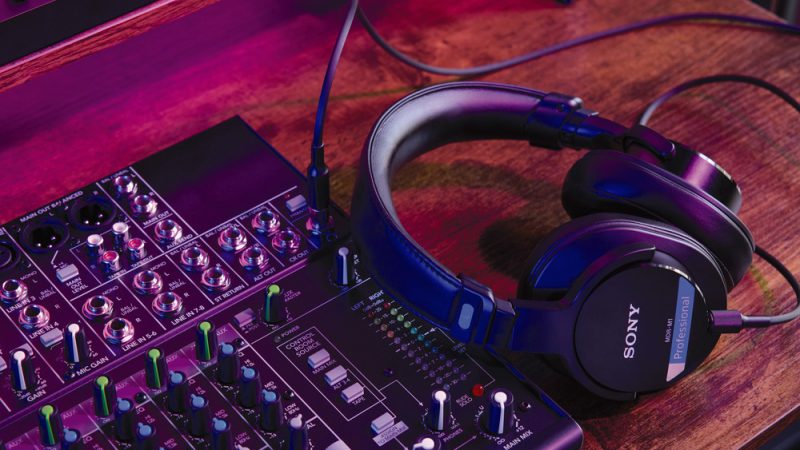 Sony Launches Closed Monitor Headphones with High Sound Isolation for Studio Sound Quality Anywhere