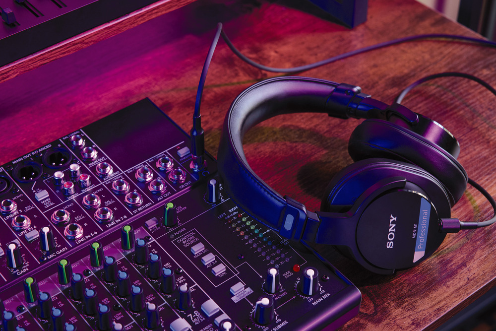 Sony Launches Closed Monitor Headphones with High Sound Isolation for Studio Sound Quality Anywhere